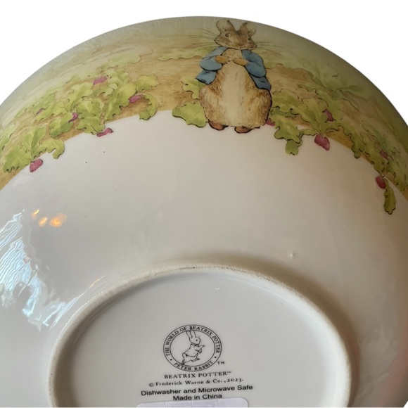 Peter Rabbit 9.5” Serving Bowl - Picture 3 of 3